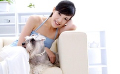 男朋友前面的头特别大